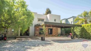 Excelente Casa con amarra prop, en Santa Catalina