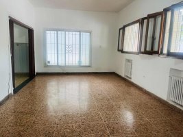 House for Sale with Workshop and Independent Apartment, Villa Martelli