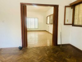 House for Sale with Workshop and Independent Apartment, Villa Martelli