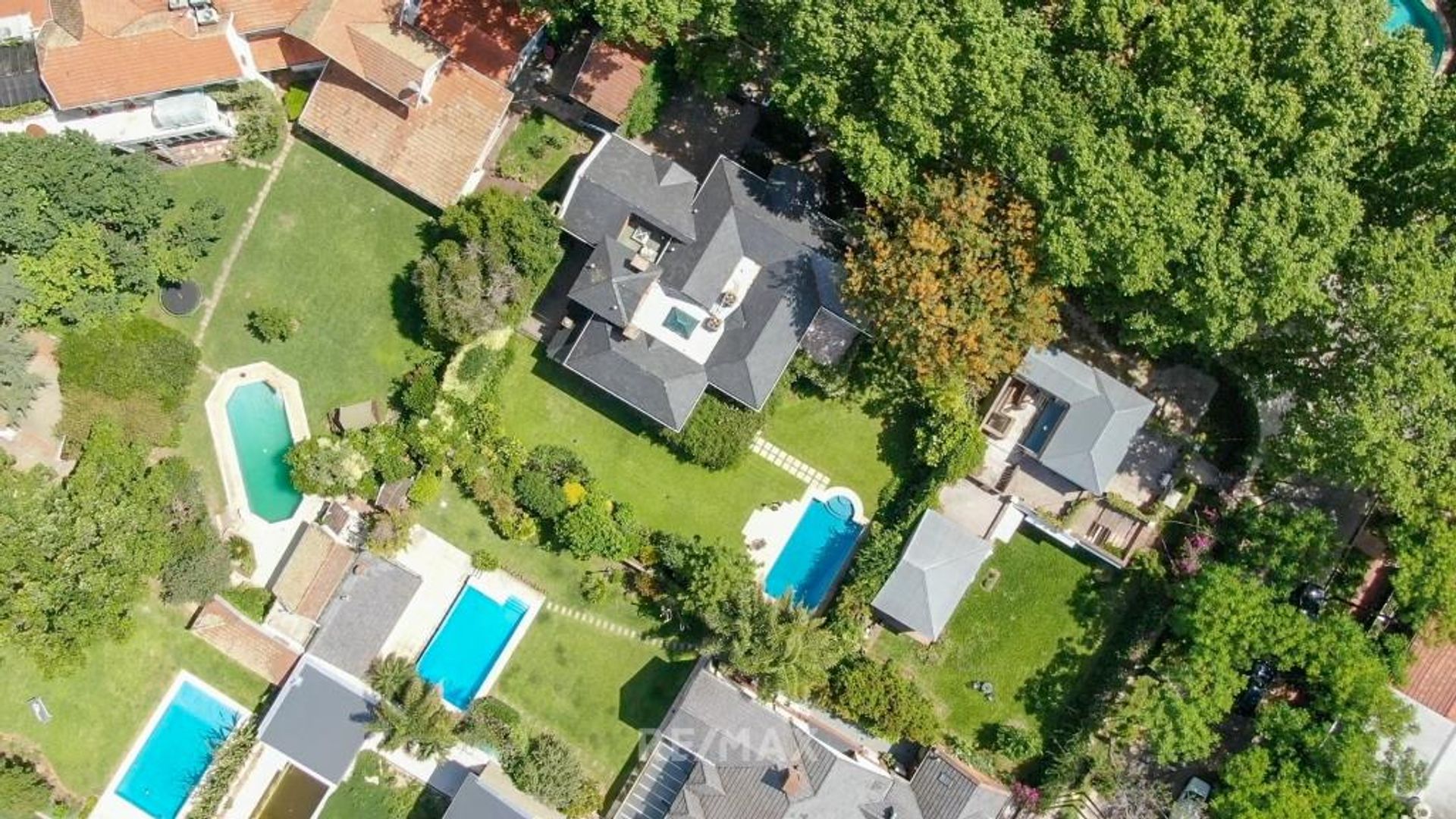 Venta casa 7 amb pileta,parque,parrilla, Beccar