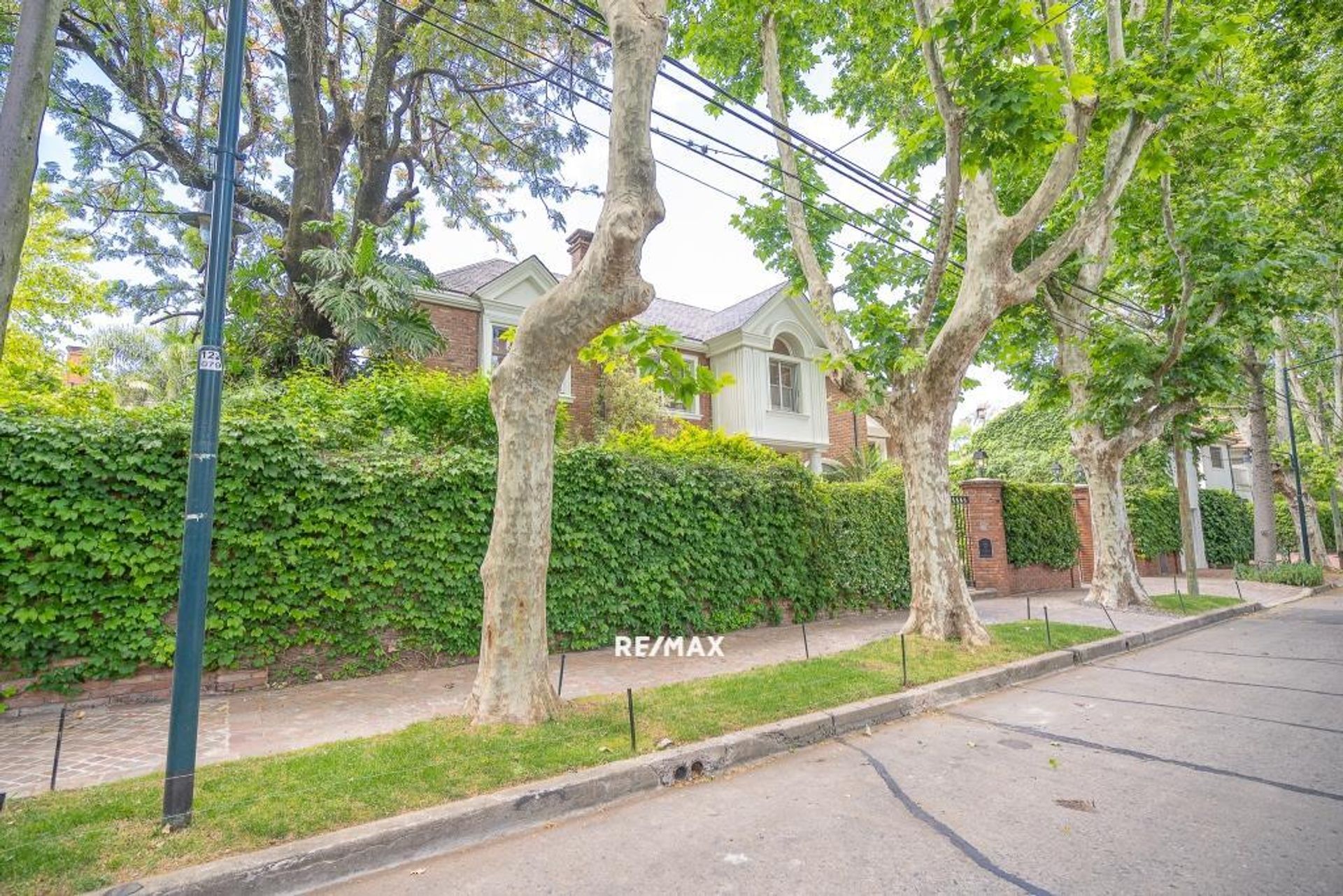 Venta casa 7 amb pileta,parque,parrilla, Beccar