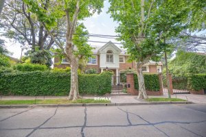 Venta casa 7 amb pileta,parque,parrilla, Beccar