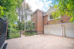 Venta casa 7 amb pileta,parque,parrilla, Beccar