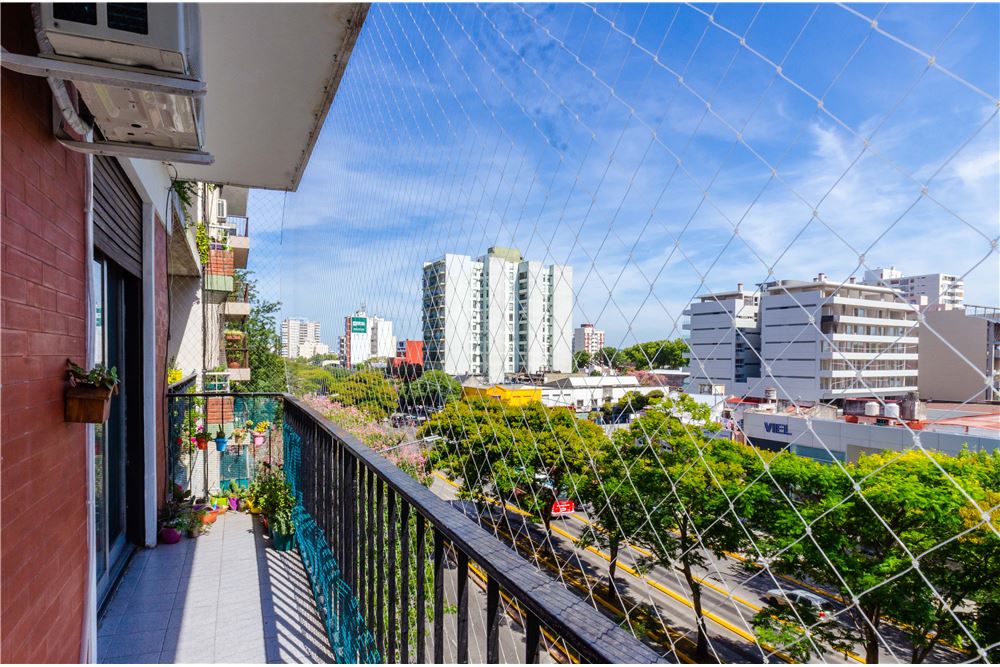 Venta Departamento 3 amb sobre Maipú Vicente López