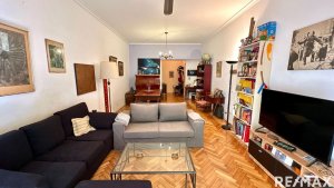 Venta departamento 4 ambientes y jardín en Olivos.