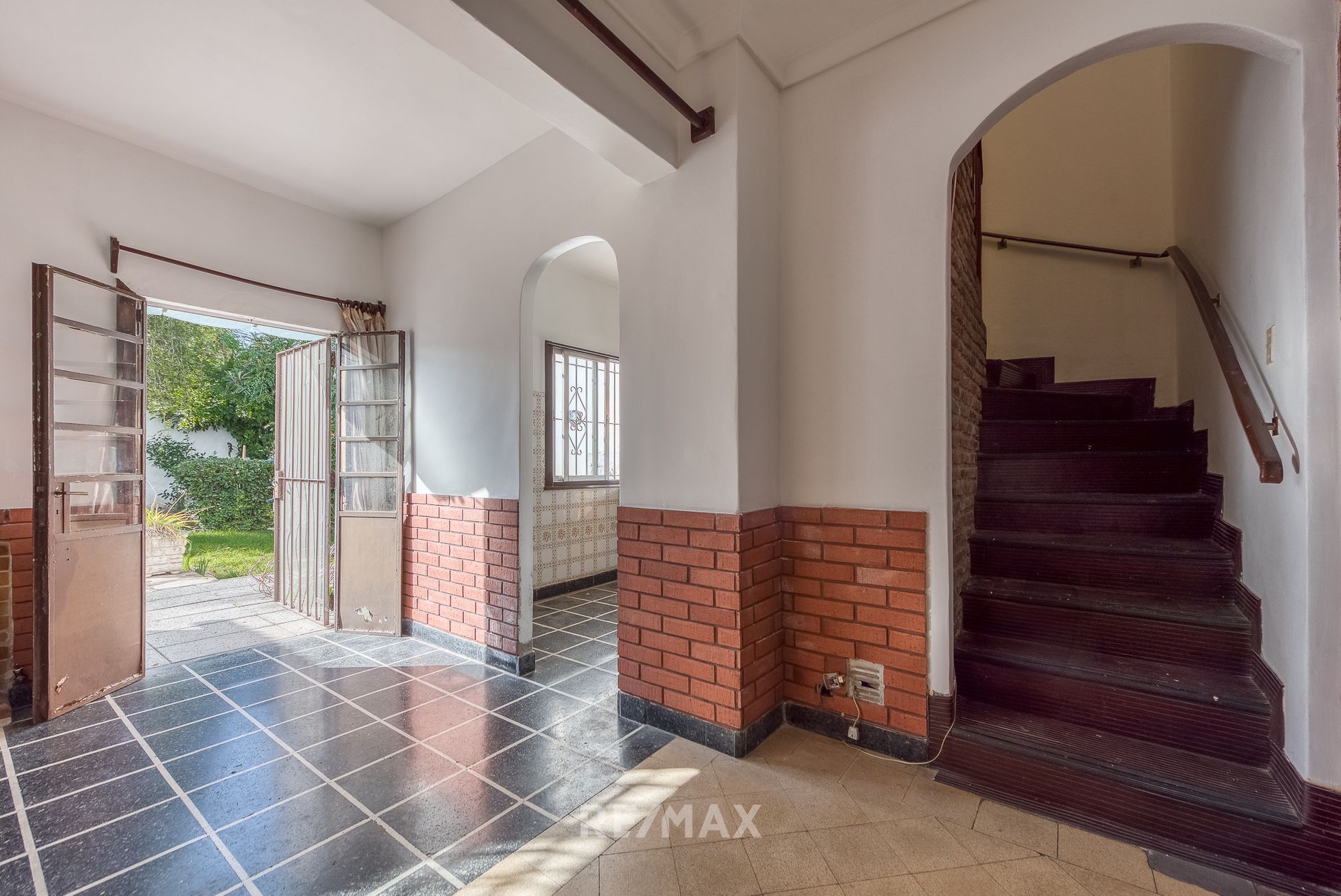 Venta casa con jardín en La Lucila gran potencial!