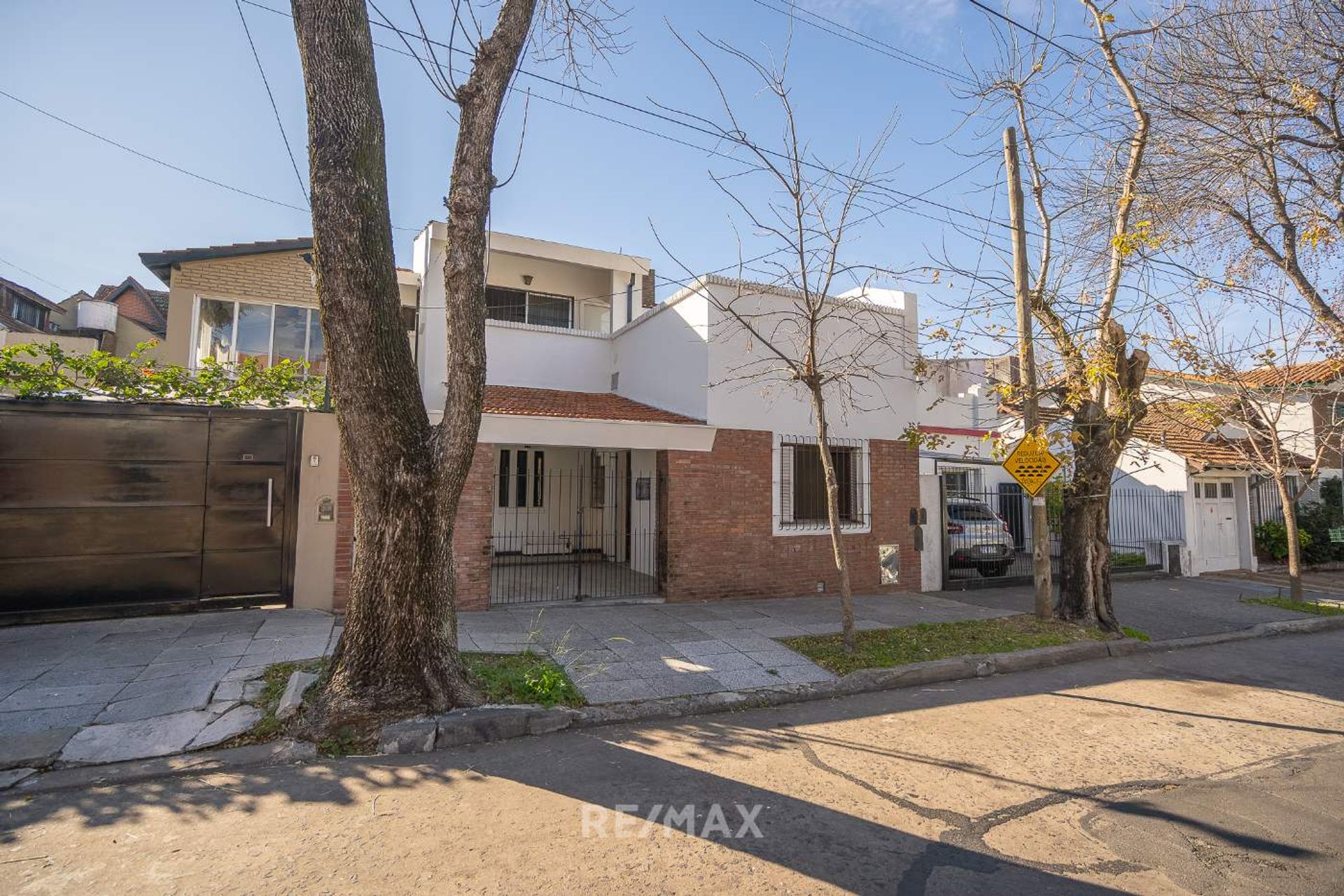 Venta casa con jardín en La Lucila gran potencial!