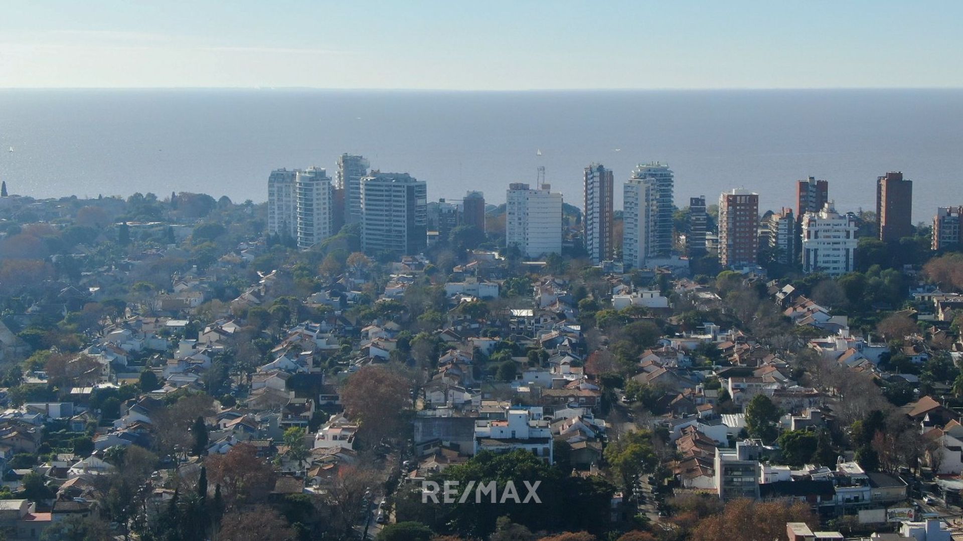 Venta casa con jardín en La Lucila gran potencial!