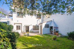Venta casa con jardín en La Lucila gran potencial!