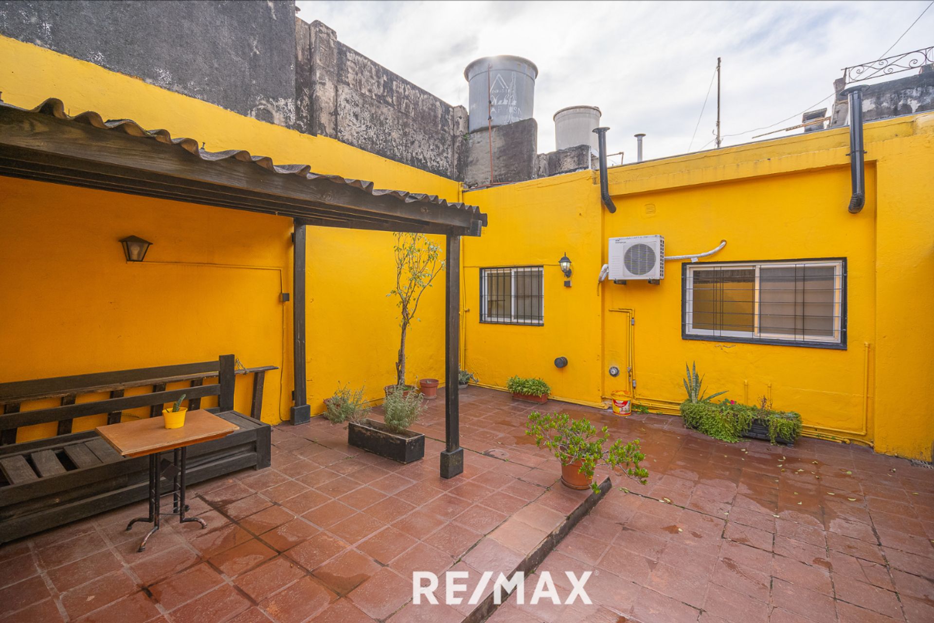 Venta PH Beccar 2 ambientes PB con Patio y Quincho