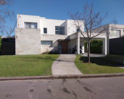 VENTA Casa a la laguna en Los Alisos – Nordelta
