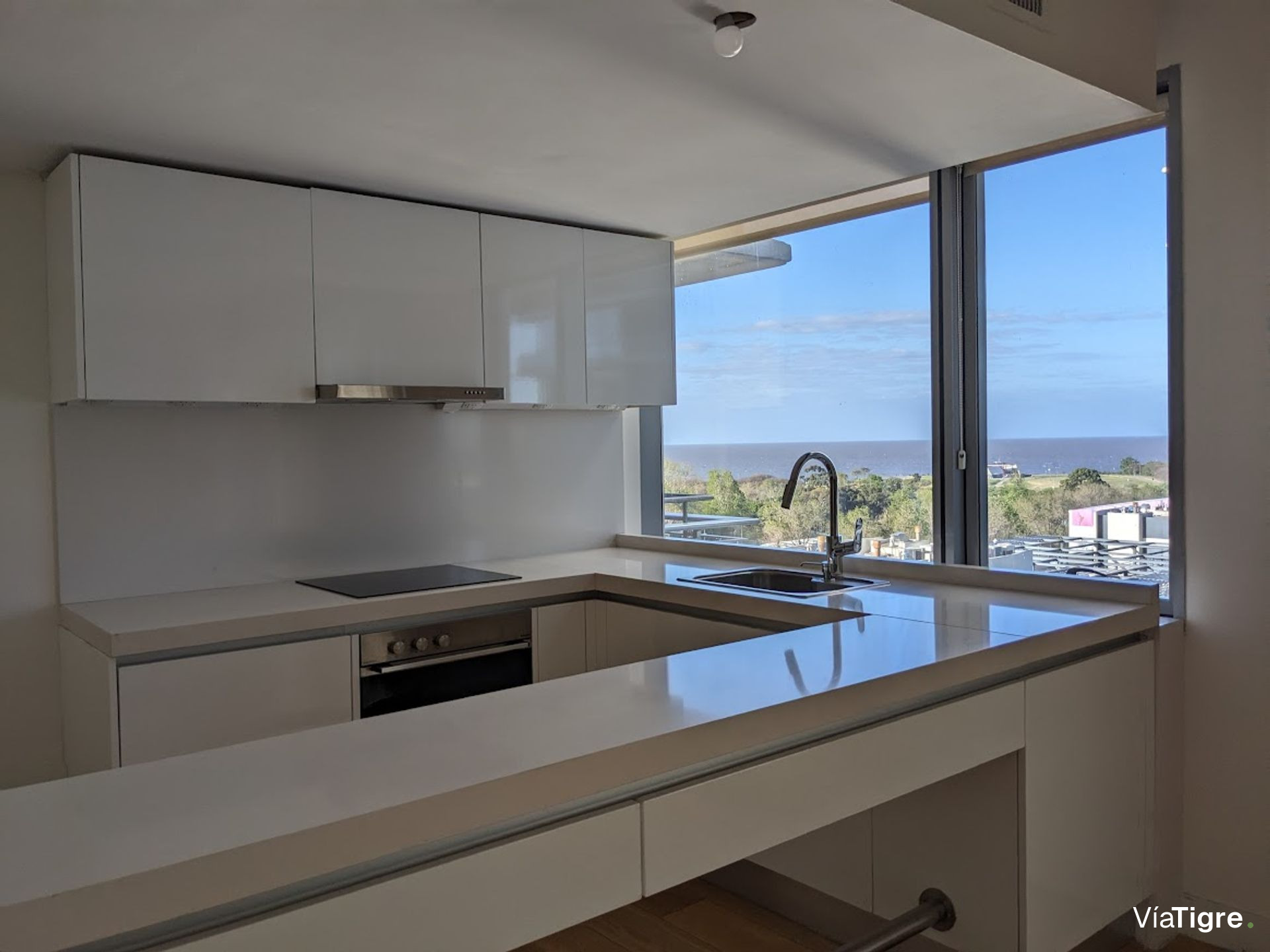 Alquiler departamento torre Al RIO Vicente Lopez