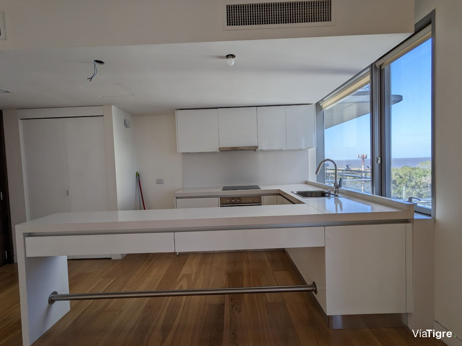 Alquiler departamento torre Al RIO Vicente Lopez