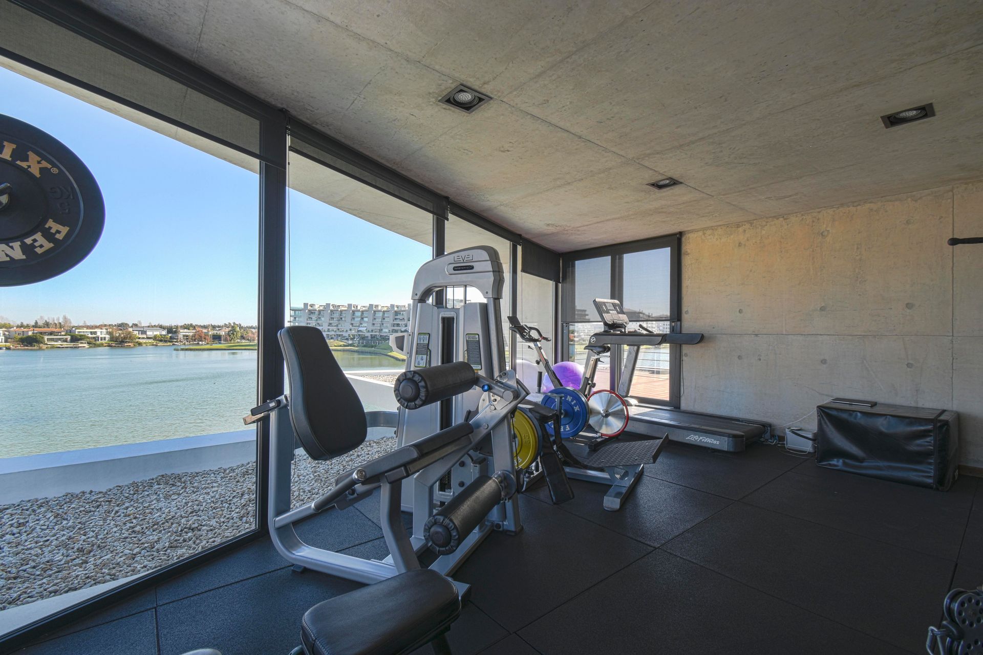 Exclusiva Casa en Venta El Golf Nordelta Al Agua