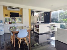 House for sale: 4 bedrooms by the river at Boatcenter