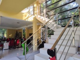 House for sale: 4 bedrooms by the river at Boatcenter