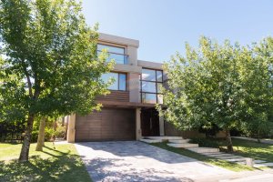 Venta Casa 7 Amb En Cabos Del Lago Nordelta
