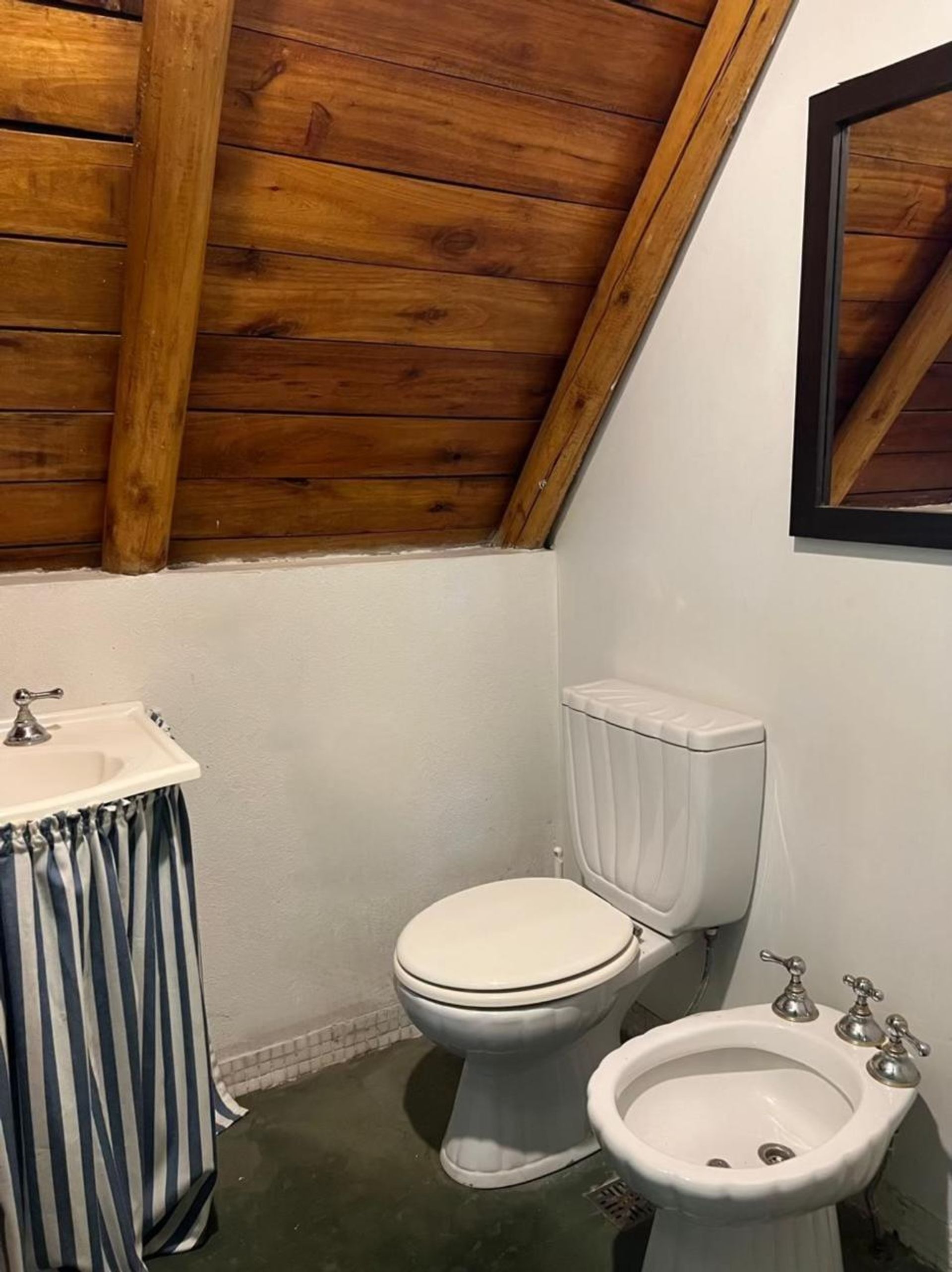 Casa de estilo inglés c/amarra - Isla Santa Mónica
