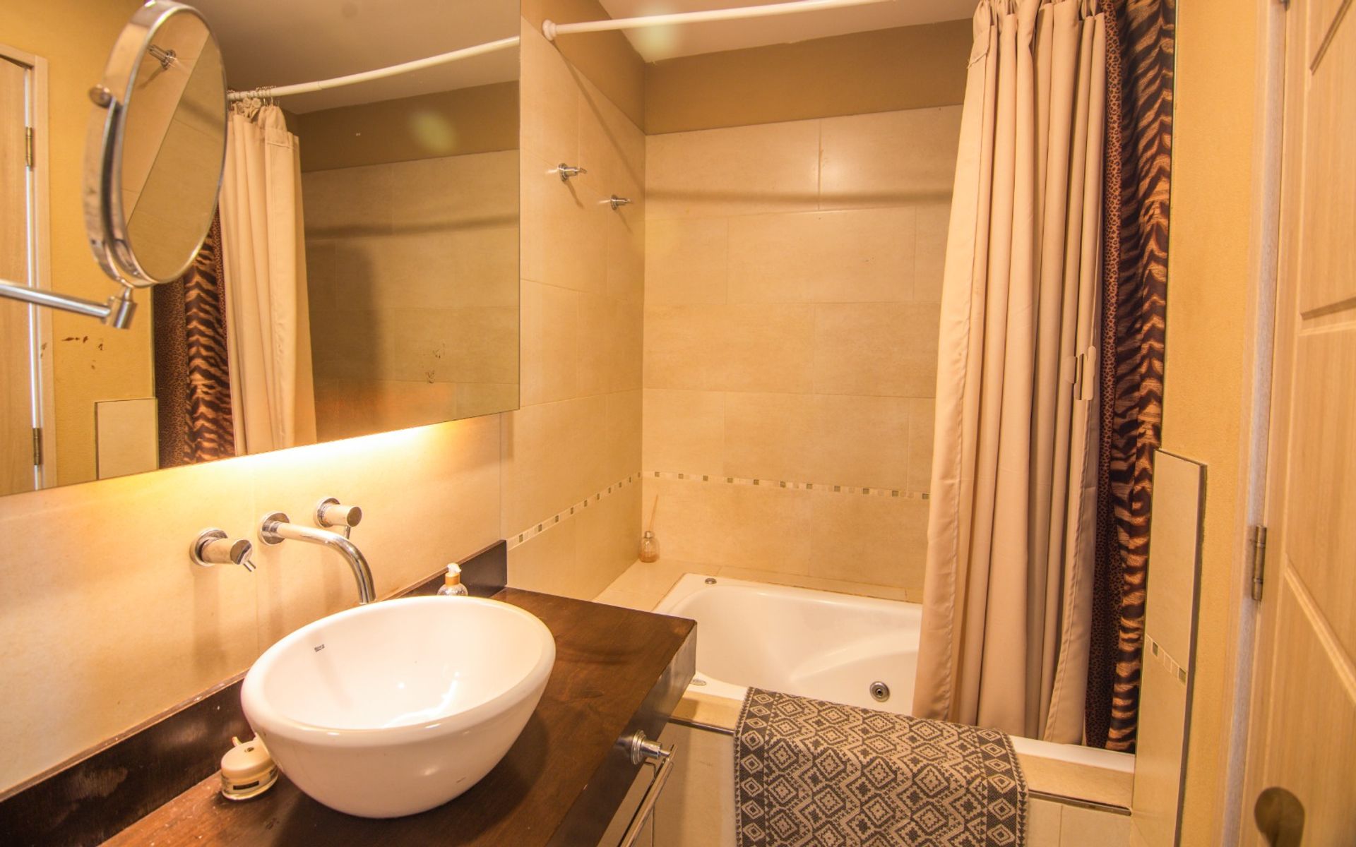 DEPTO en la bahía con jacuzzi privado