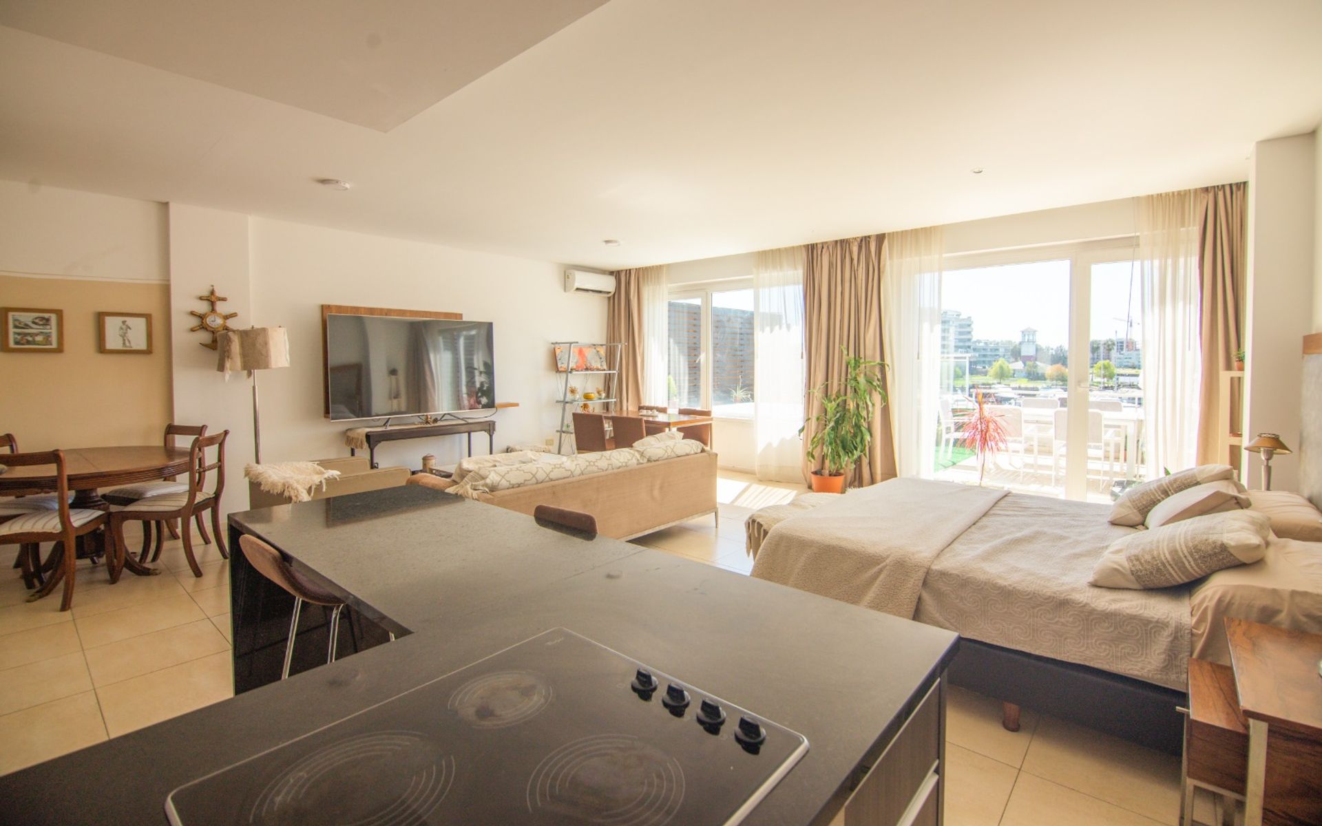 DEPTO en la bahía con jacuzzi privado