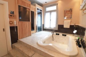 Olivos House for Sale – 5 Bedrooms, English Style