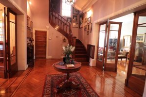Olivos House for Sale – 5 Bedrooms, English Style