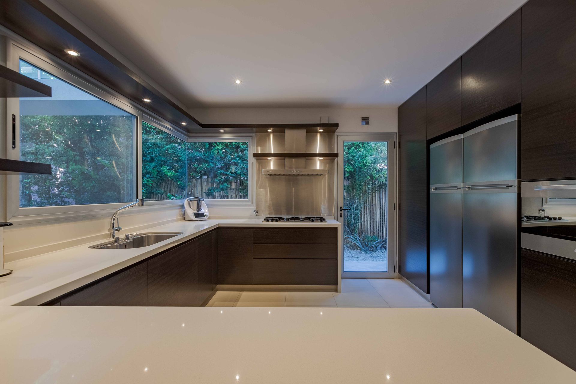 Casa Santa Bárbara venta 9 ambientes lago central