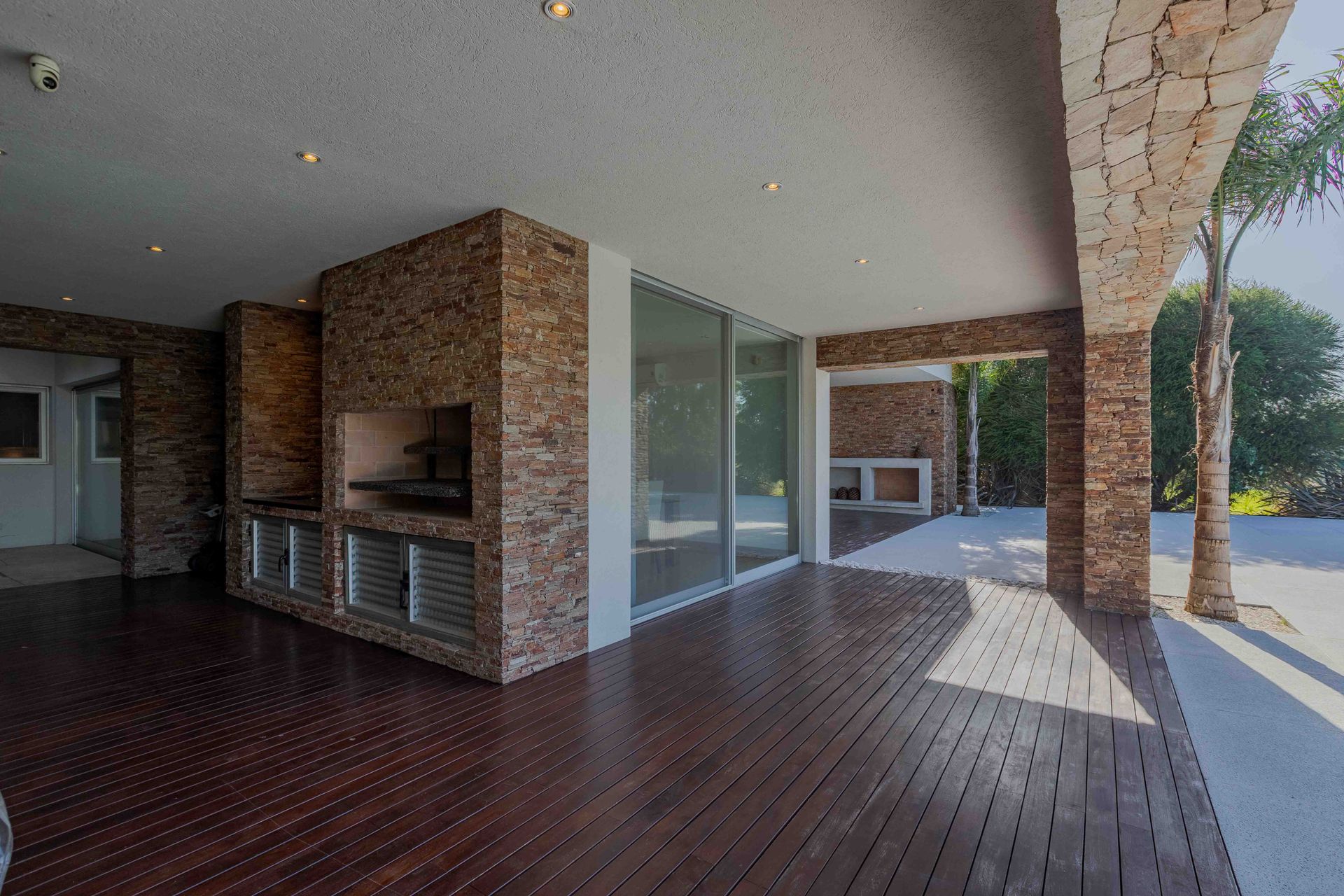 Casa Santa Bárbara venta 9 ambientes lago central