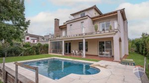 House for Sale 7 Rooms Credit Approved San Isidro Labrador