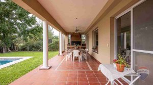 House for Sale 7 Rooms Credit Approved San Isidro Labrador