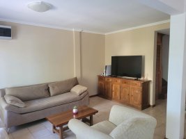 Apartment for Sale: 5 rooms with balcony and attached garage.