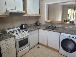 Apartment for Sale: 5 rooms with balcony and attached garage.