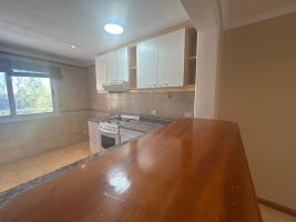 Apartment for Sale: 5 rooms with balcony and attached garage.