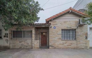 House for Sale: 4-room house with quincho, Villa Adelina