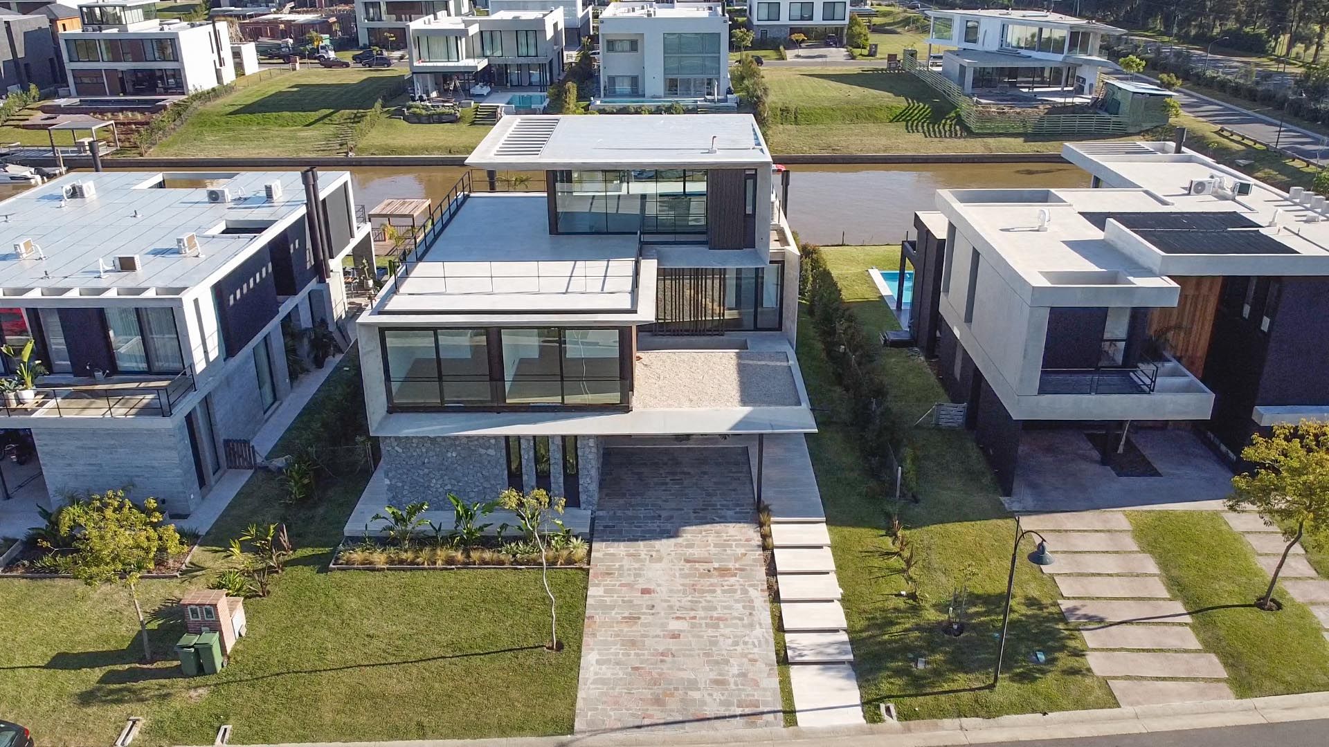 Exclusiva Casa en Alquiler en El Yacht Nordelta