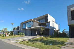 Exclusiva Casa en Alquiler en El Yacht Nordelta