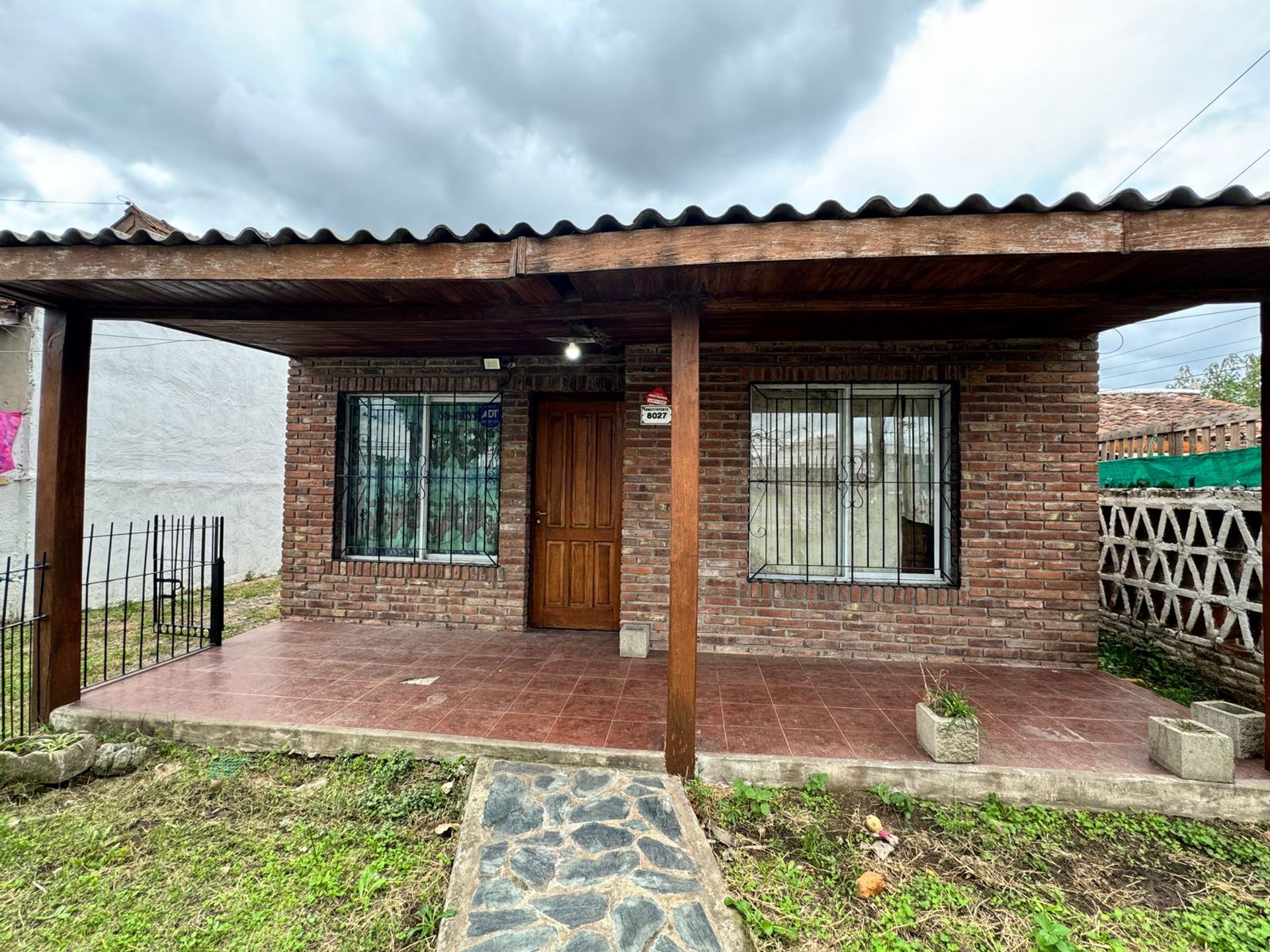 Casa En Venta Sobre Avenida En Benavidez