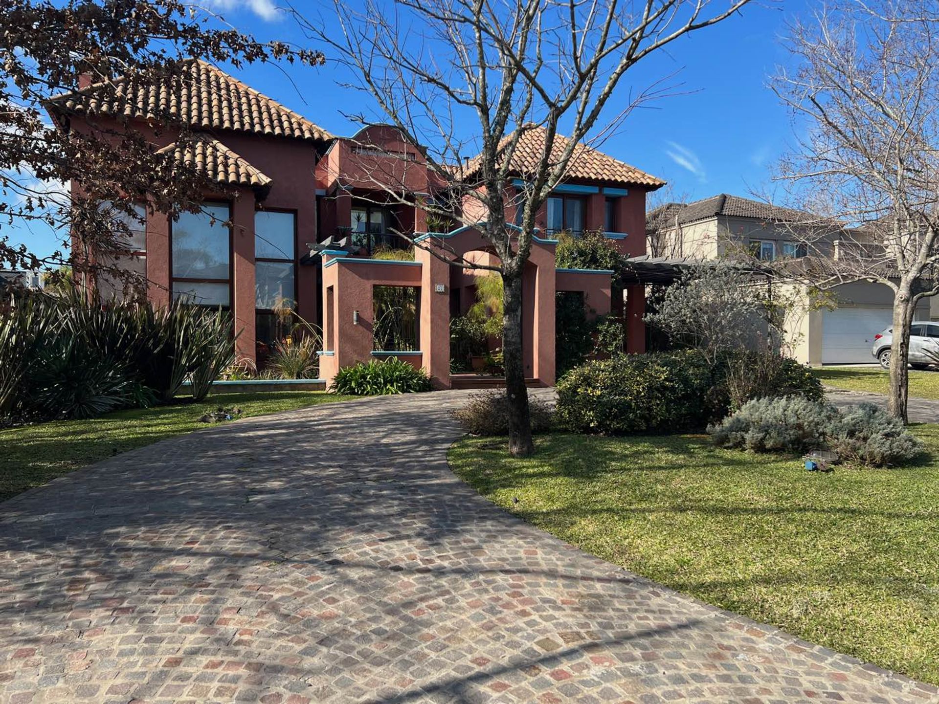 VENTA casa Las Caletas, Nordelta con 5 suites