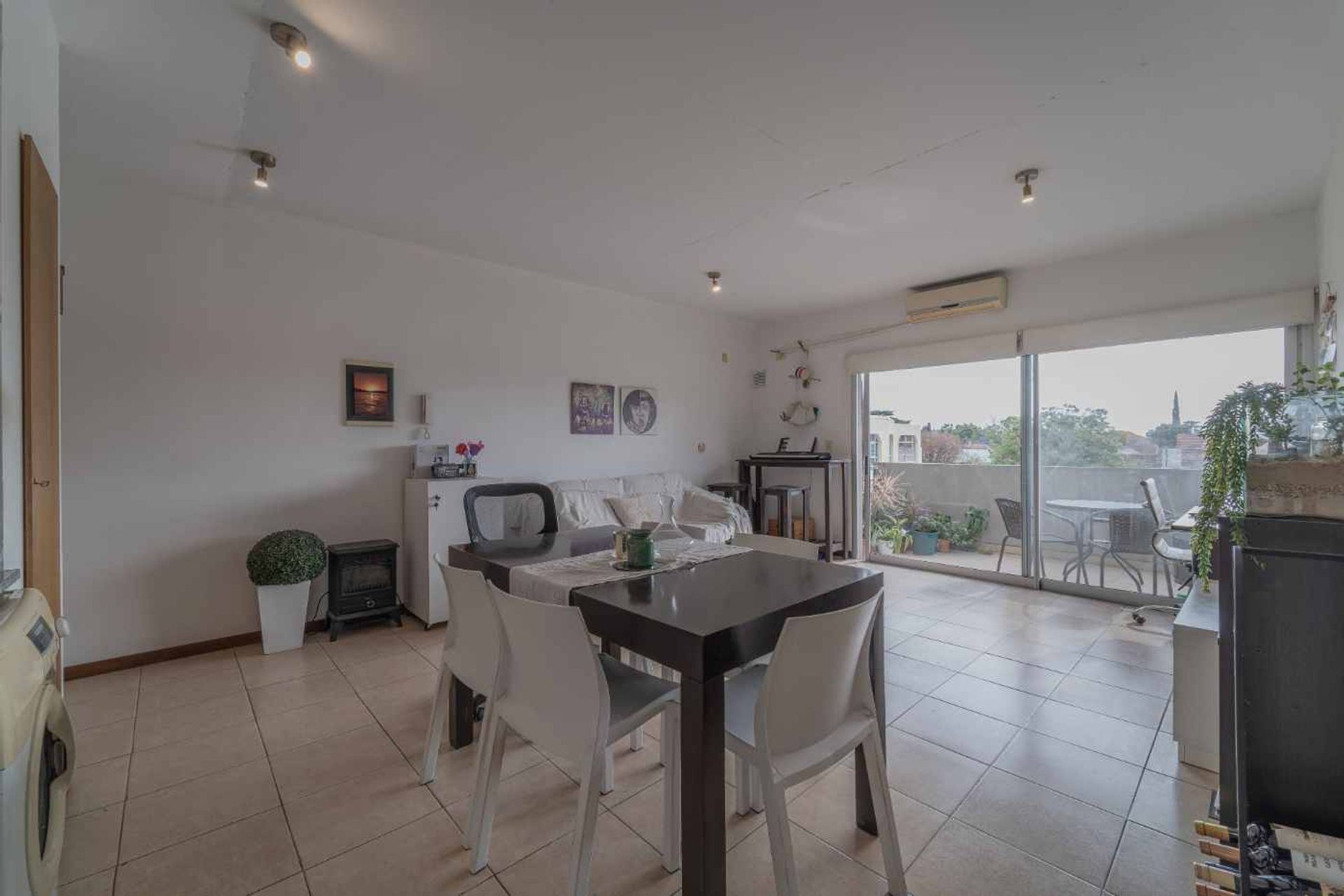 Apartment for Sale, 2 Rooms with Garage in Florida