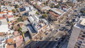 Unbeatable Apartment with front storefront - San Isidro