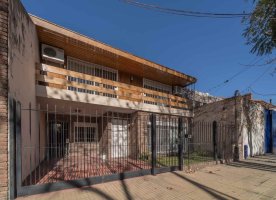 Venta Casa De 6 Ambientes Con Jardín En Martínez