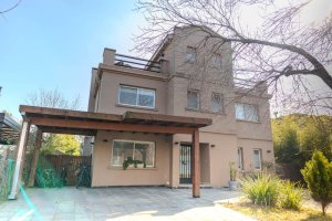 House for sale 4 bedrooms Santa Catalina Villanueva