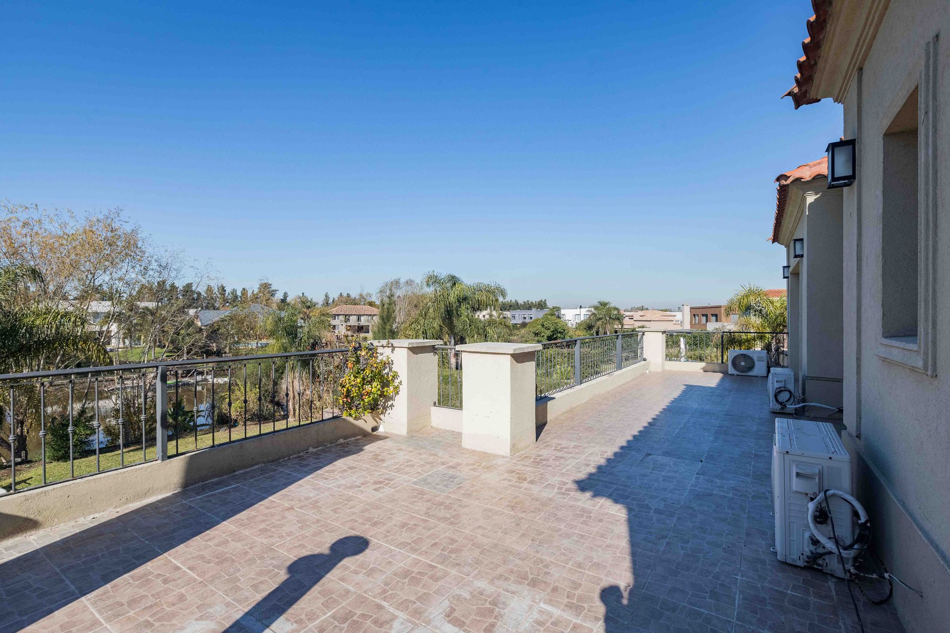 Venta Casa Al Rio Con Amarra Y 5 Dormitorios