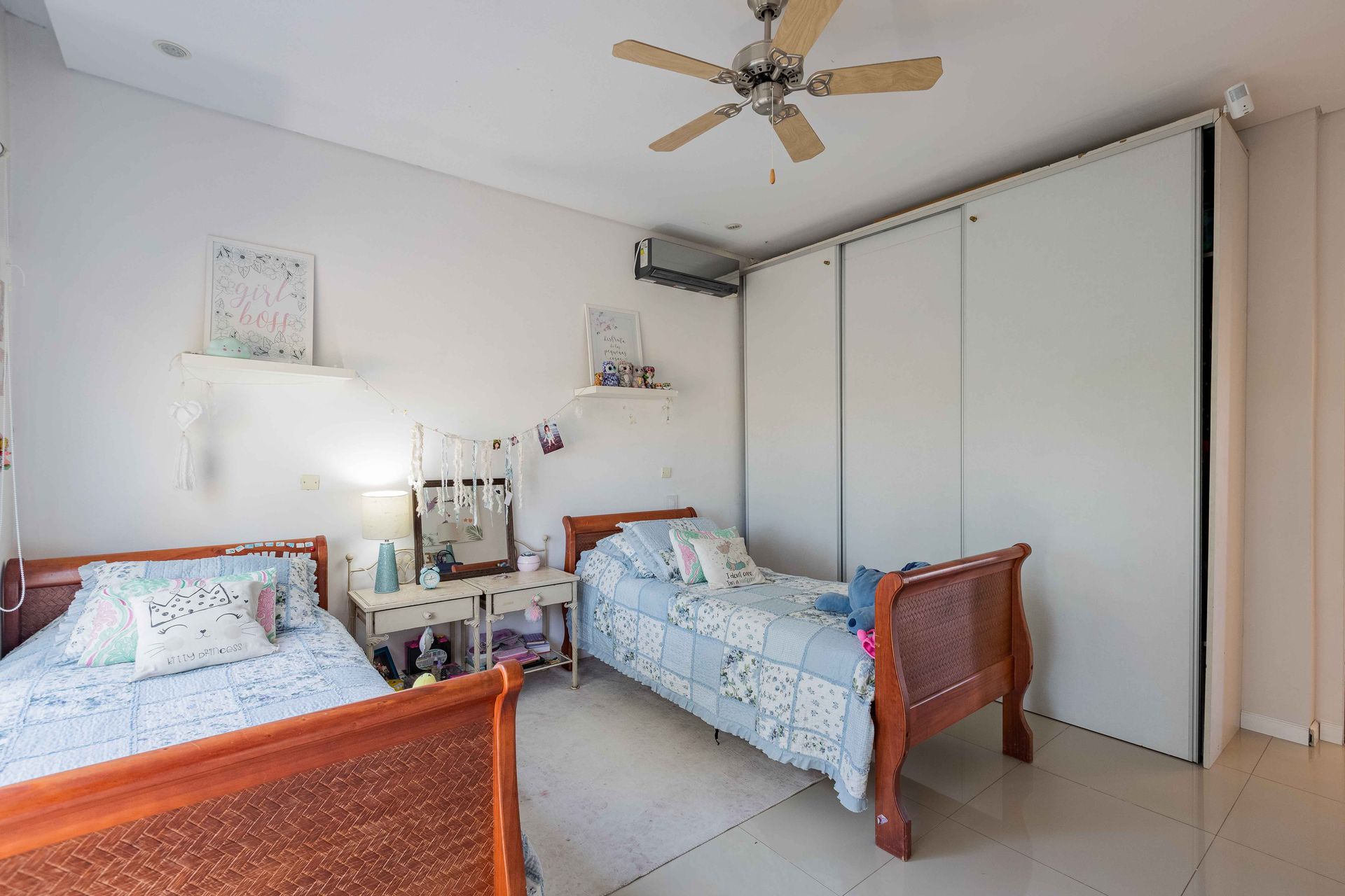 Venta Casa Al Rio Con Amarra Y 5 Dormitorios