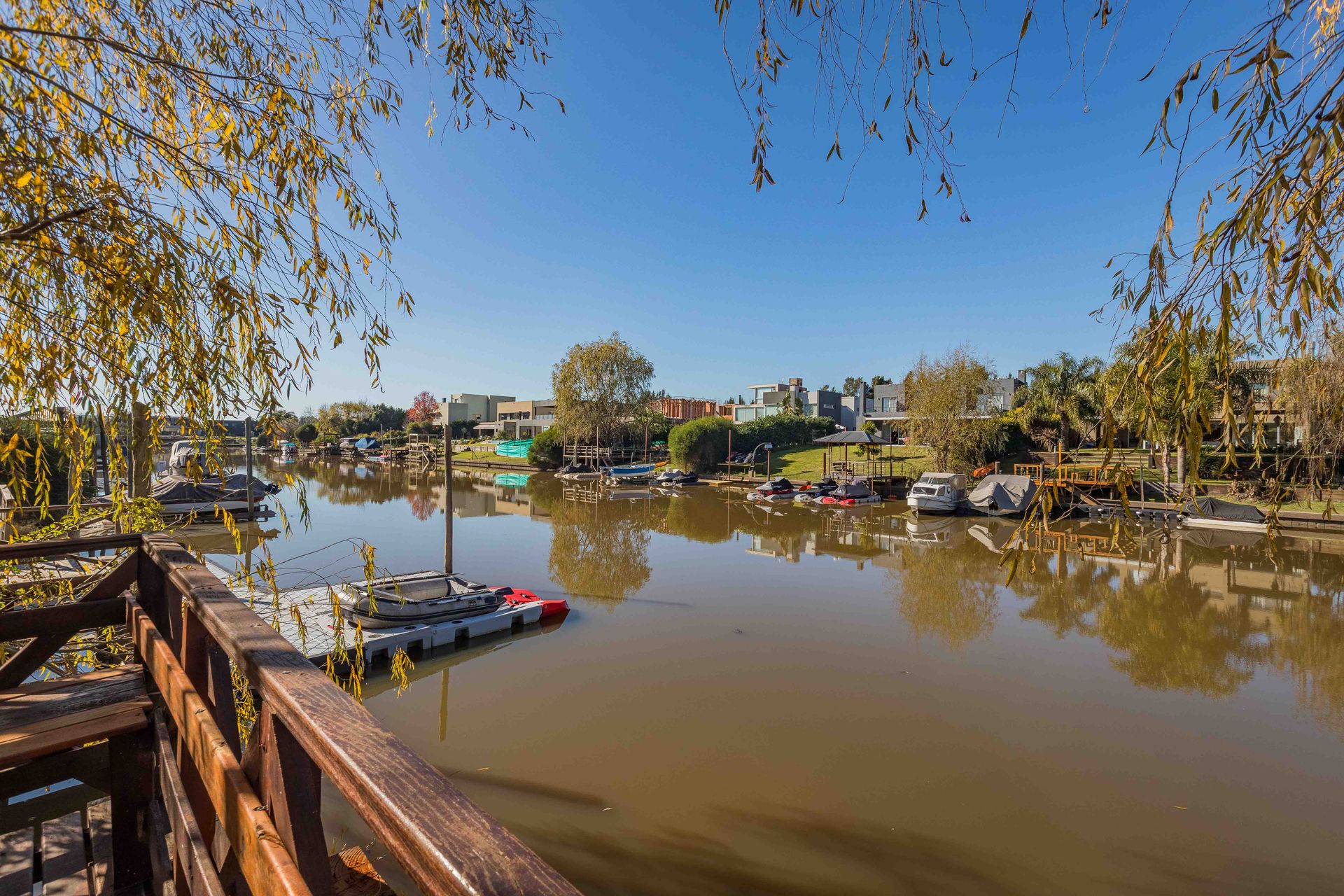 Venta Casa Al Rio Con Amarra Y 5 Dormitorios