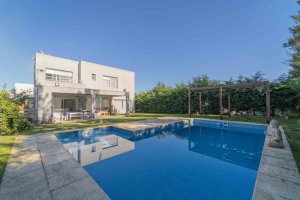Venta Casa 4 Amb Con Pileta Barrio San Gabriel