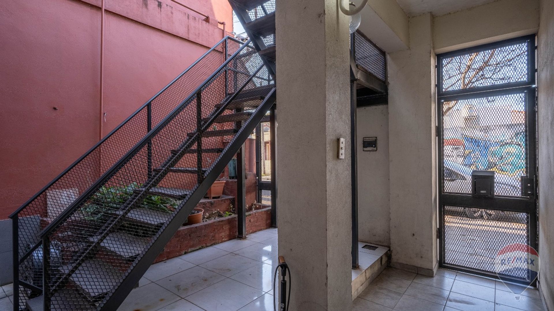 Venta Casa + Departamento - Munro
