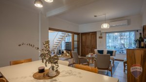 7-Room House for Sale with Playroom – Martinez