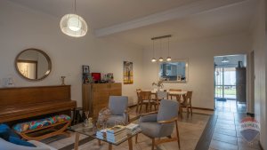 7-Room House for Sale with Playroom – Martinez