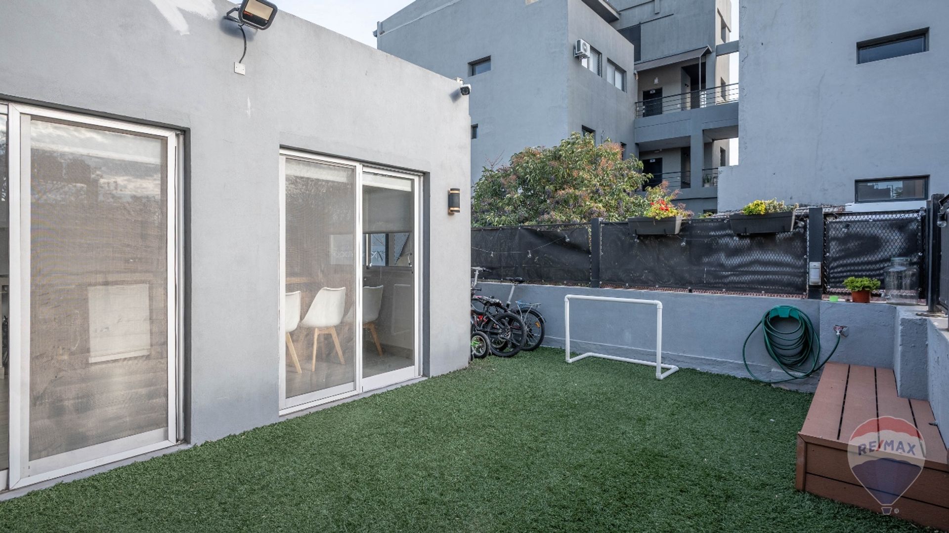 Venta Casa + Departamento - Munro